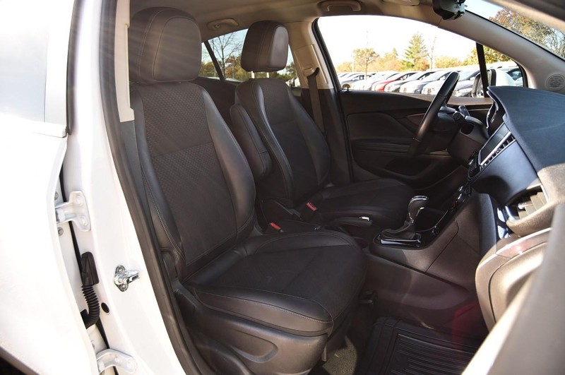 Buick Encore Vehicle Full-screen Gallery Image 18