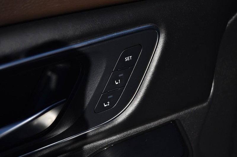 Nissan Rogue Vehicle Image 10