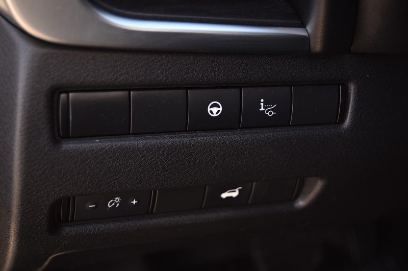 Nissan Rogue Vehicle Image 12