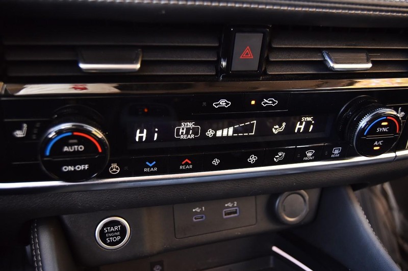 Nissan Rogue Vehicle Image 19