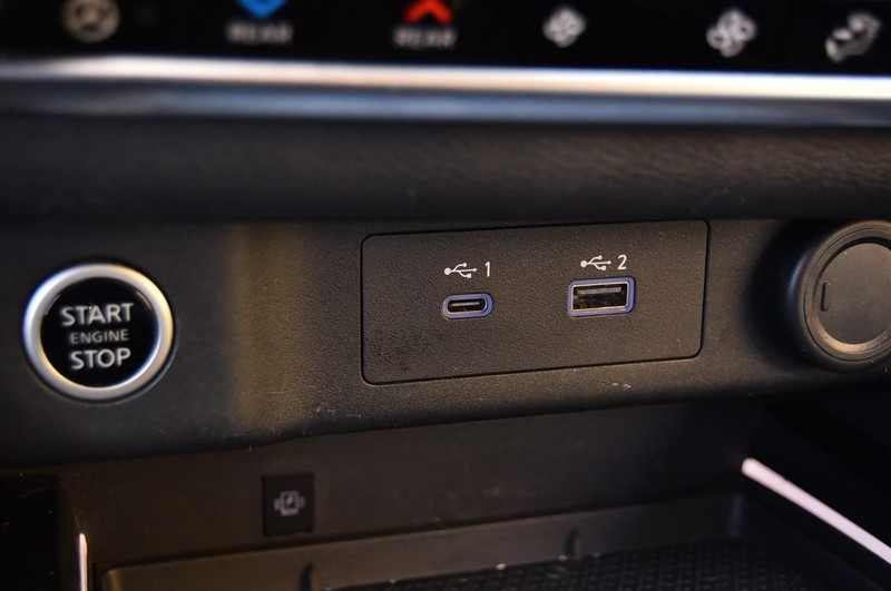 Nissan Rogue Vehicle Image 20