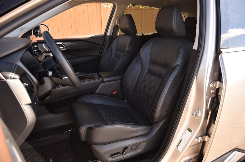 Nissan Rogue Vehicle Image 23