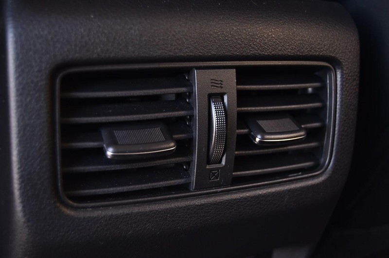 Nissan Rogue Vehicle Image 27