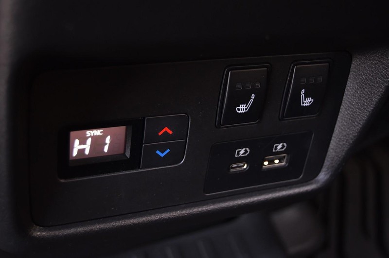 Nissan Rogue Vehicle Image 28