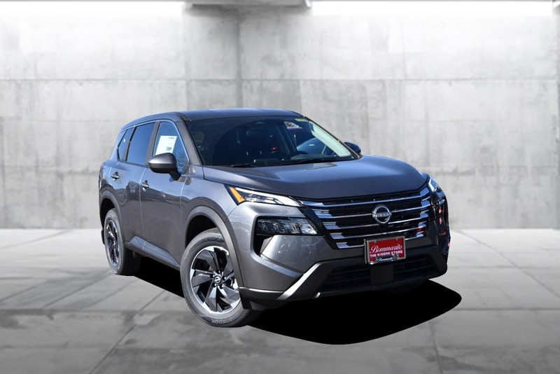 Nissan Rogue Vehicle Full-screen Gallery Image 2