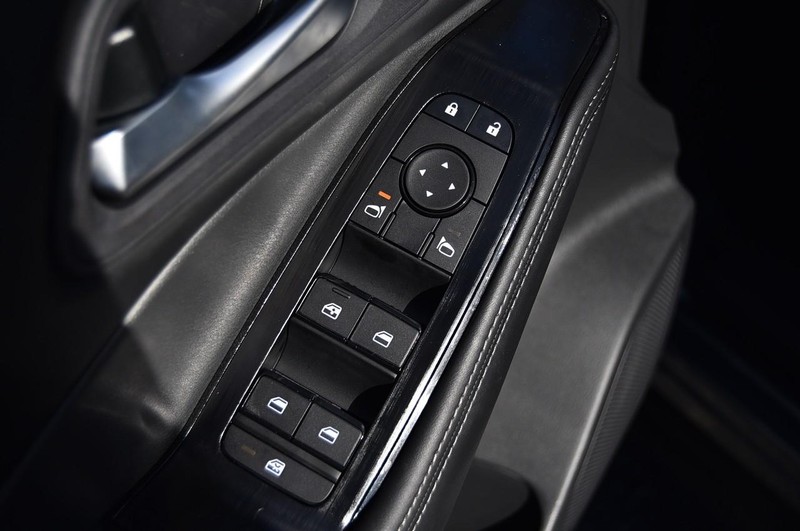 Nissan Rogue Vehicle Full-screen Gallery Image 9