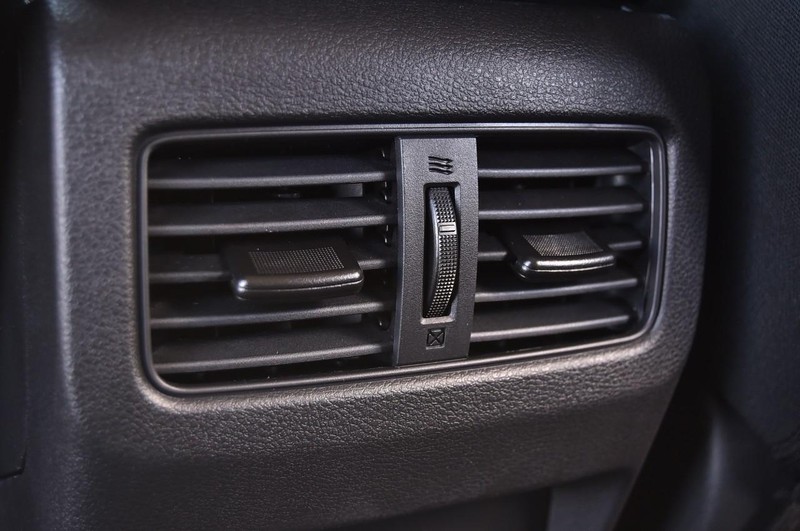 Nissan Rogue Vehicle Full-screen Gallery Image 22