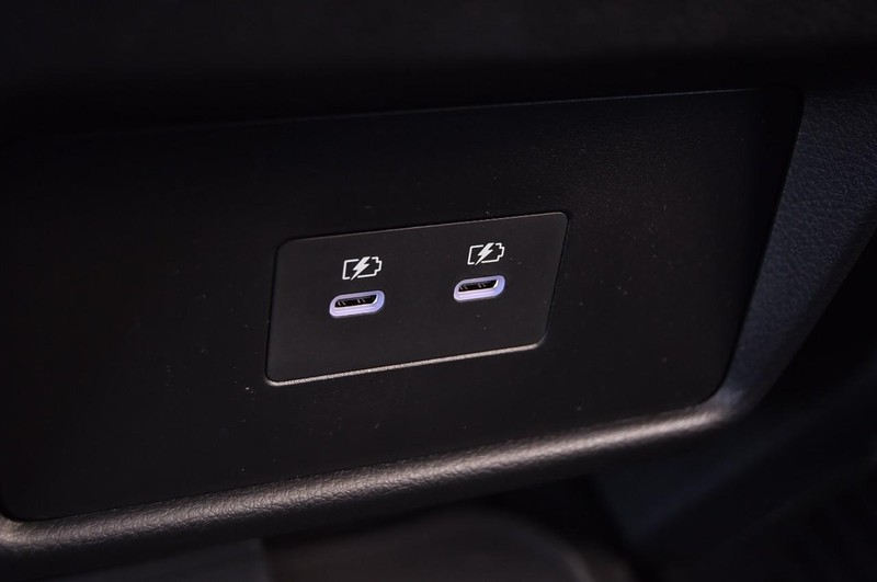 Nissan Rogue Vehicle Full-screen Gallery Image 23