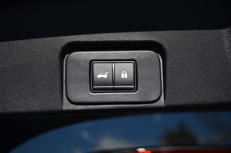 Nissan Rogue Vehicle Full-screen Gallery Image 25