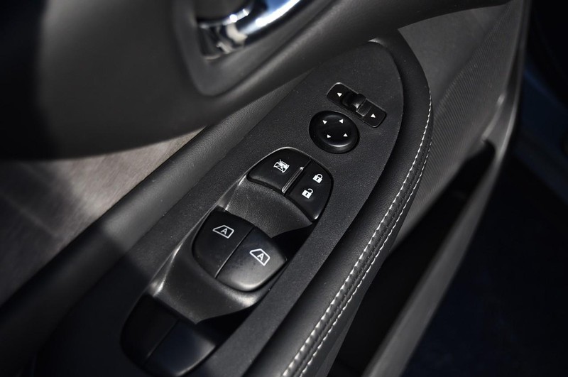 Nissan Murano Vehicle Image 09