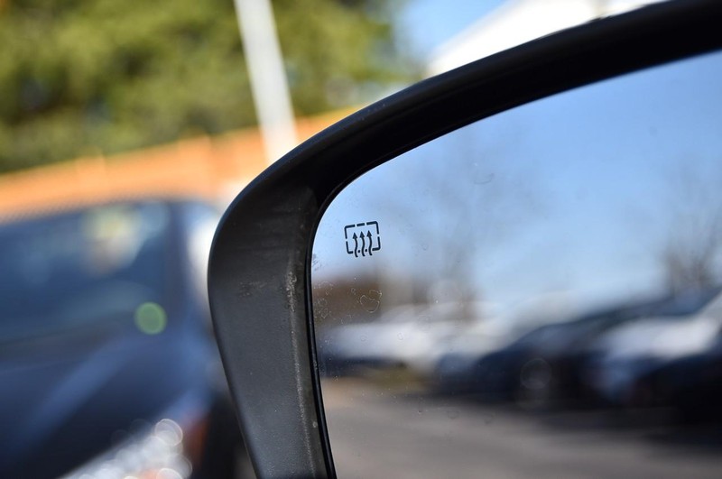 Nissan Murano Vehicle Image 11