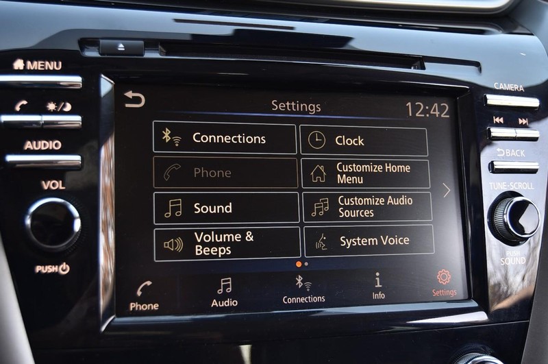 Nissan Murano Vehicle Image 15