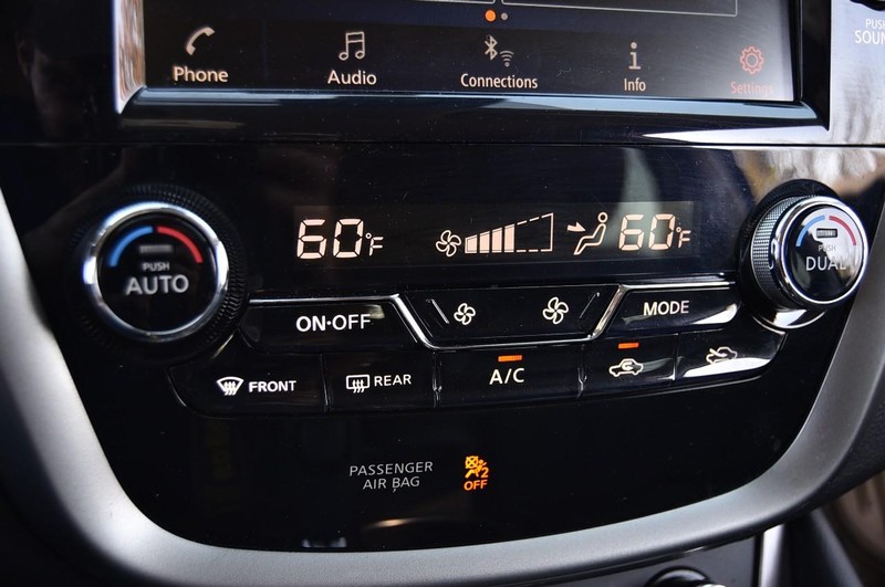 Nissan Murano Vehicle Image 16