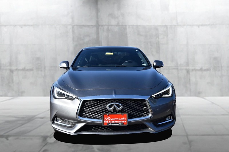 INFINITI Q60 Vehicle Full-screen Gallery Image 04