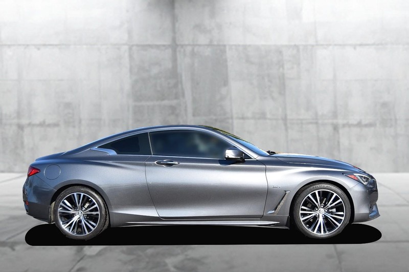 INFINITI Q60 Vehicle Full-screen Gallery Image 05