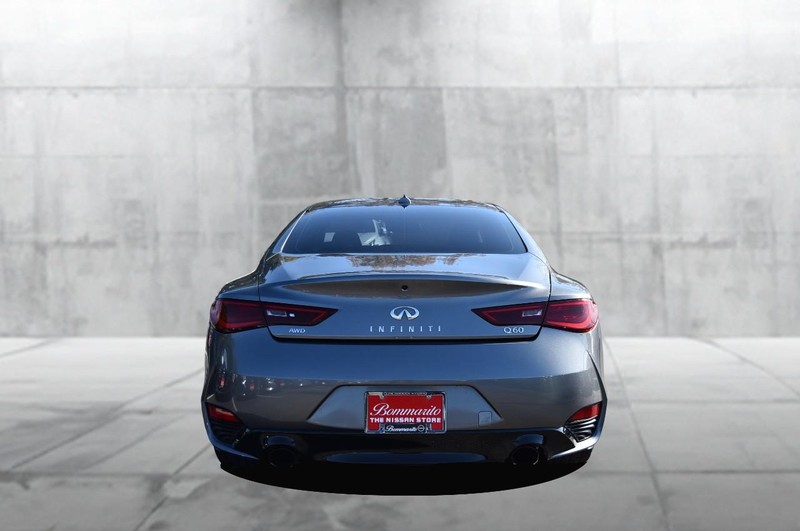 INFINITI Q60 Vehicle Full-screen Gallery Image 06