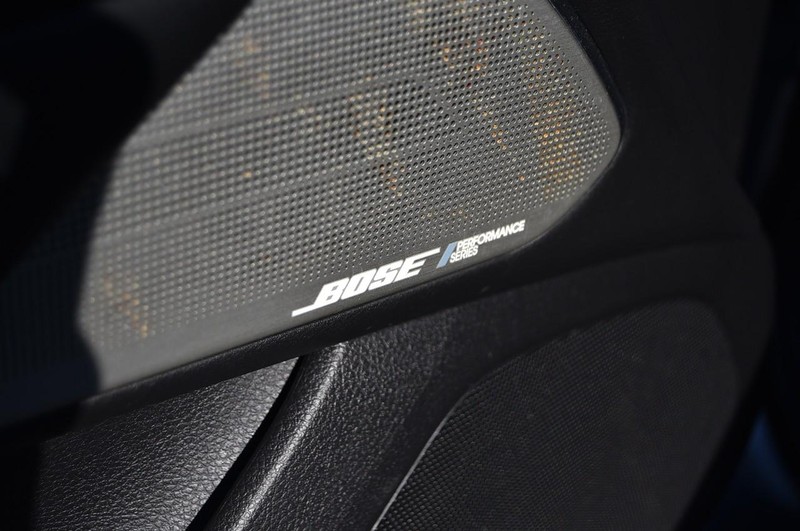 INFINITI Q60 Vehicle Full-screen Gallery Image 11