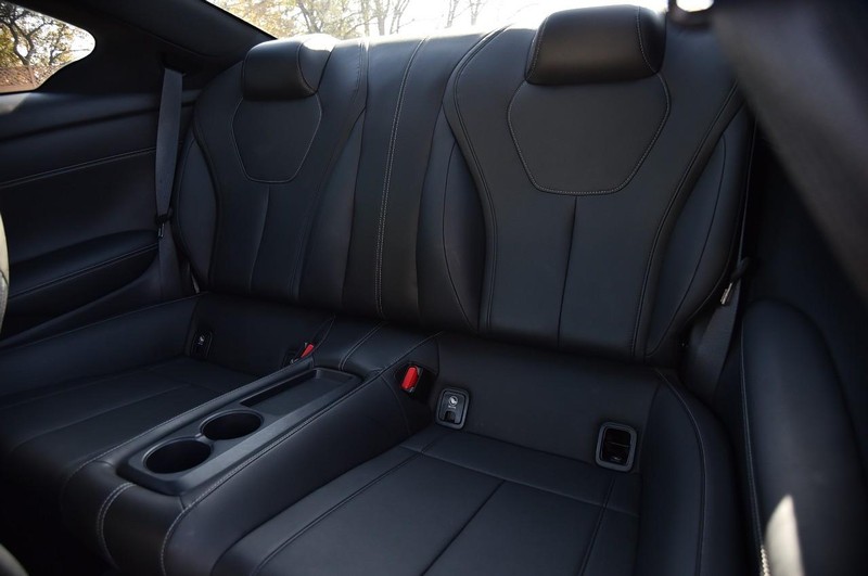 INFINITI Q60 Vehicle Full-screen Gallery Image 26
