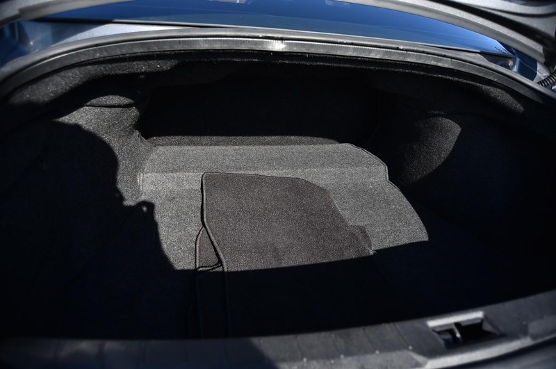 INFINITI Q60 Vehicle Full-screen Gallery Image 27