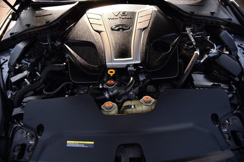 INFINITI Q60 Vehicle Full-screen Gallery Image 28