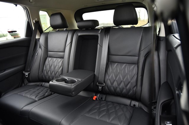 Nissan Rogue Vehicle Image 27