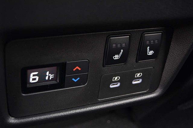 Nissan Rogue Vehicle Image 29