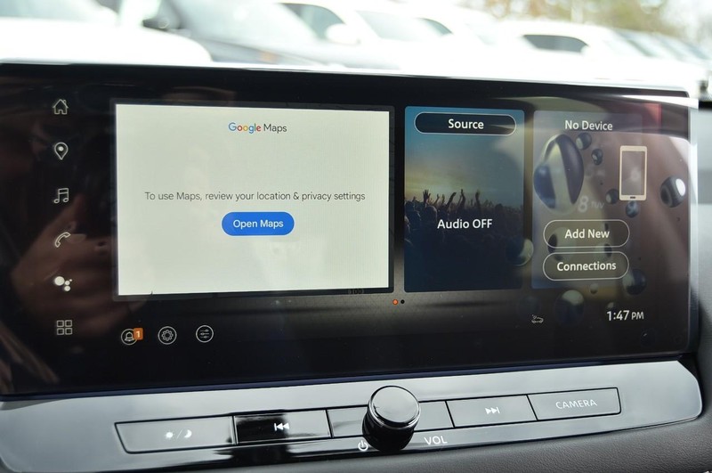 Nissan Rogue Vehicle Full-screen Gallery Image 19