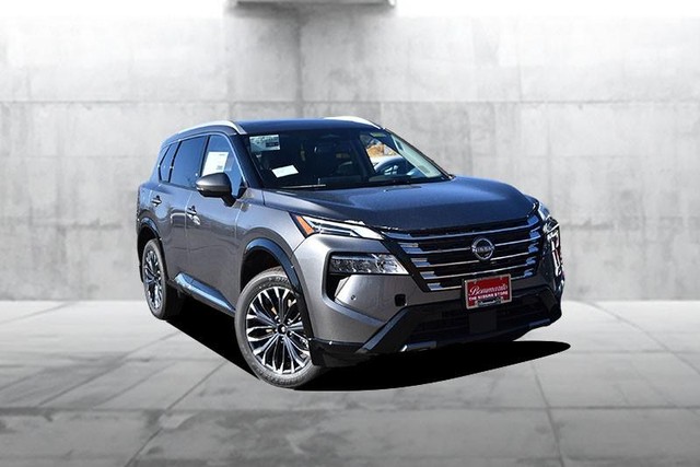 Nissan Rogue Vehicle Image 02