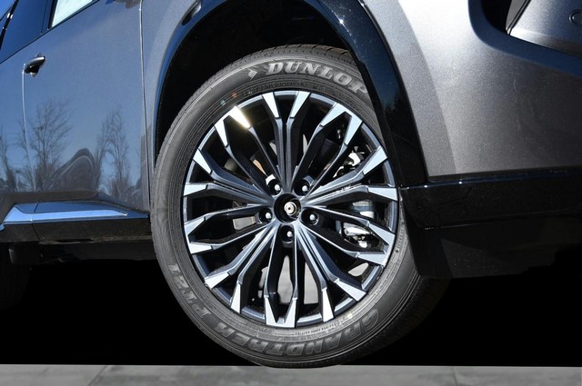 Nissan Rogue Vehicle Image 03