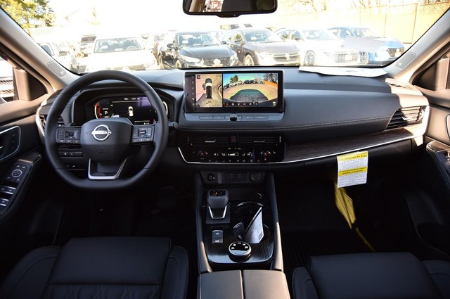 Nissan Rogue Vehicle Image 08