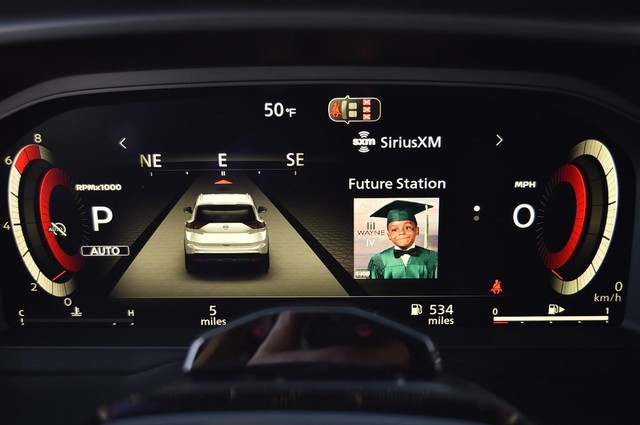 Nissan Rogue Vehicle Image 14