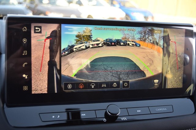 Nissan Rogue Vehicle Image 16