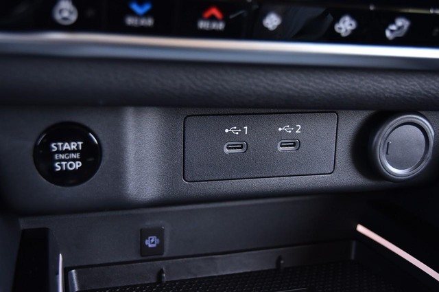 Nissan Rogue Vehicle Image 22