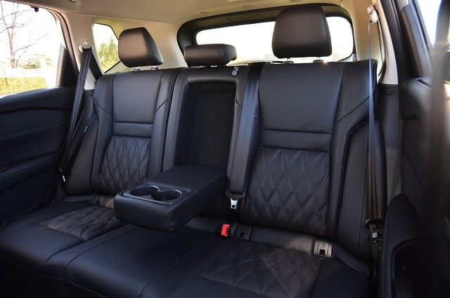 Nissan Rogue Vehicle Image 28