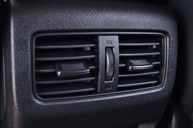 Nissan Rogue Vehicle Image 29