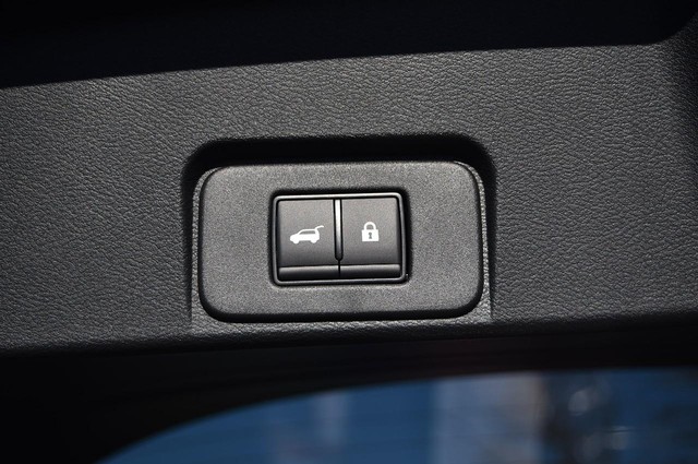 Nissan Rogue Vehicle Image 32