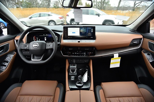 Nissan Rogue Vehicle Image 08