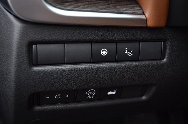 Nissan Rogue Vehicle Image 12