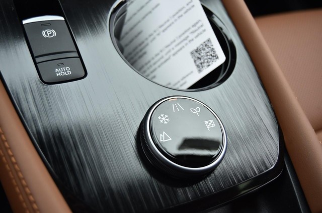 Nissan Rogue Vehicle Image 21