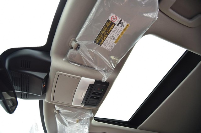 Nissan Rogue Vehicle Image 25