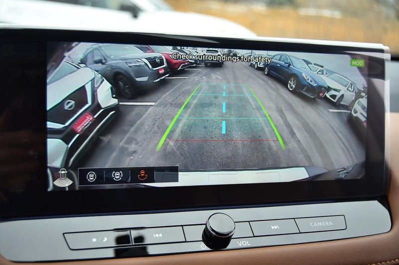 Nissan Rogue Vehicle Full-screen Gallery Image 16