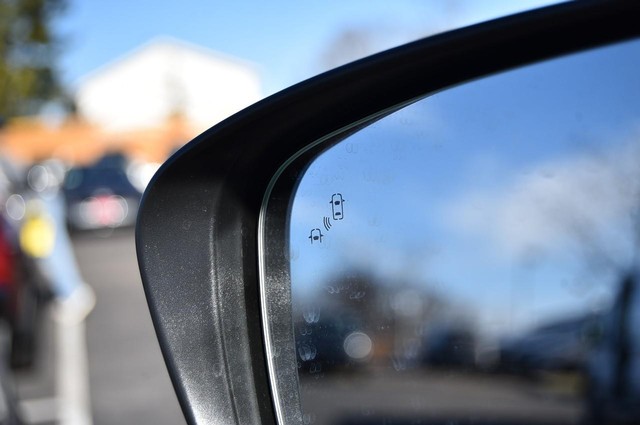 Nissan Frontier Vehicle Image 10