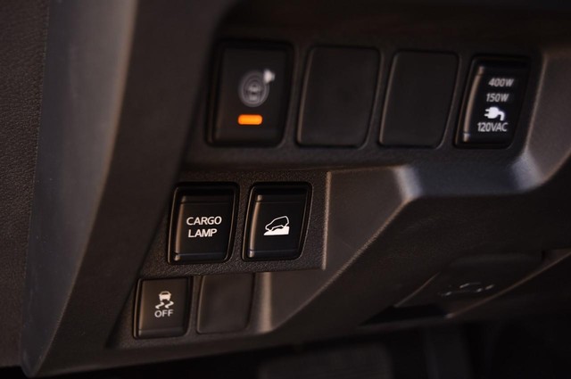 Nissan Frontier Vehicle Image 11