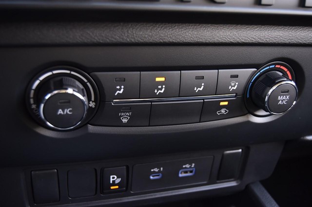 Nissan Frontier Vehicle Image 15