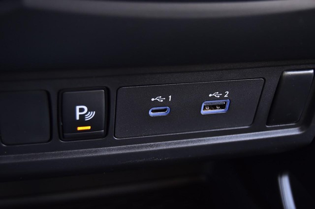 Nissan Frontier Vehicle Image 16