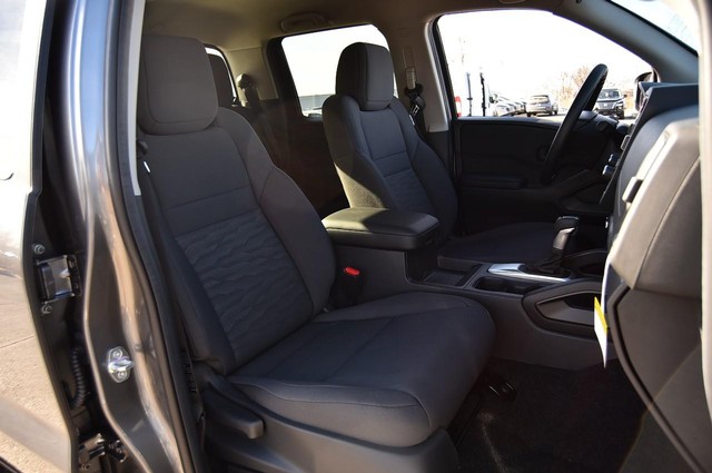 Nissan Frontier Vehicle Image 20