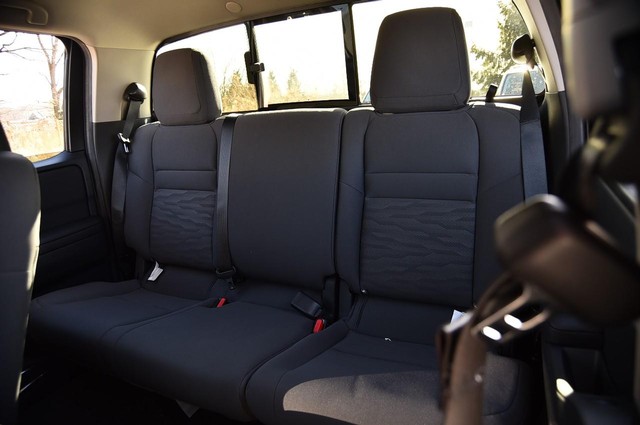 Nissan Frontier Vehicle Image 21