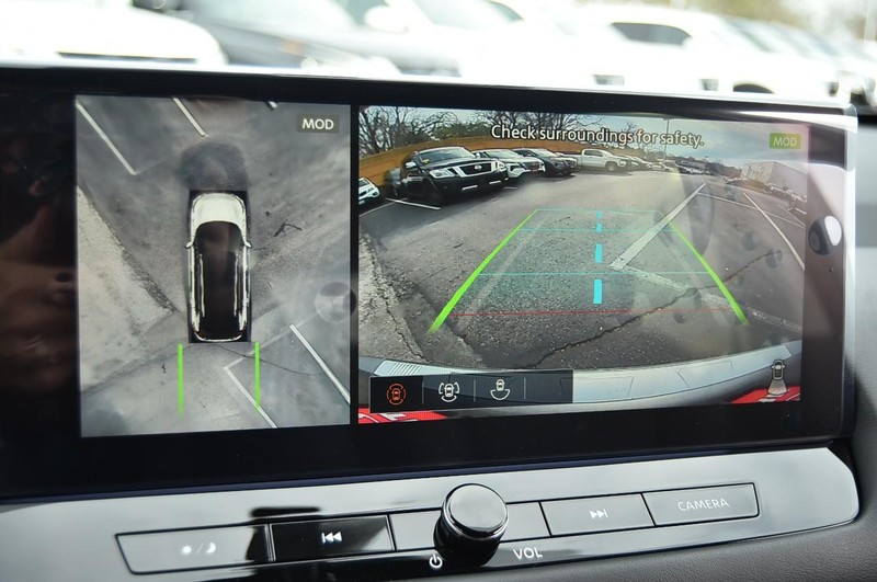 Nissan Rogue Vehicle Full-screen Gallery Image 14