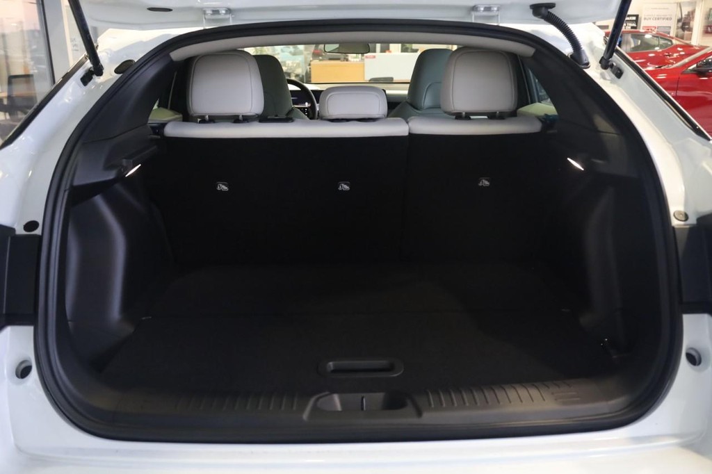 Nissan LEAF Vehicle Image 07