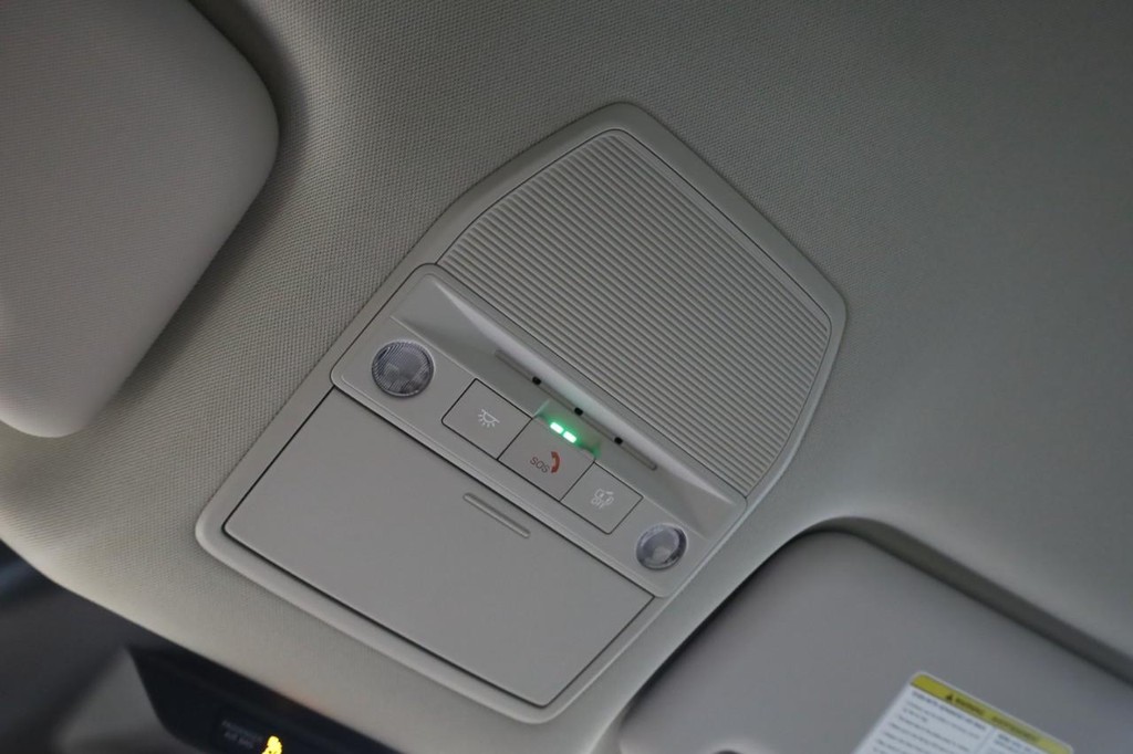 Nissan LEAF Vehicle Image 15